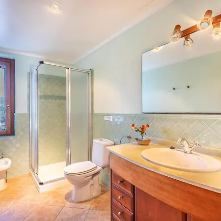 Villa Lolivar Canaves By Vintage Travel
