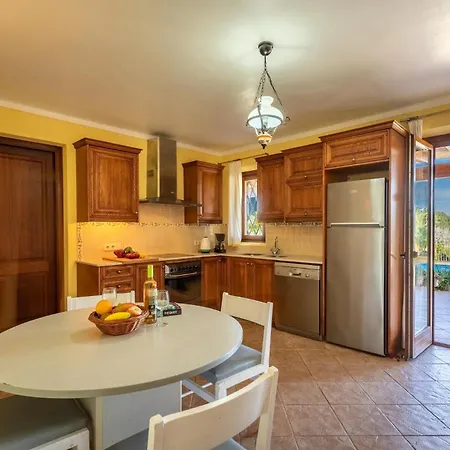 Villa Lolivar Canaves By Vintage Travel *